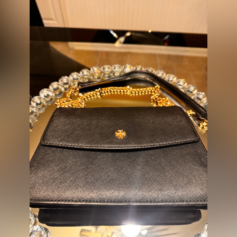 Tory Burch Emerson Envelope Adjustable Shoulder Bag In Black